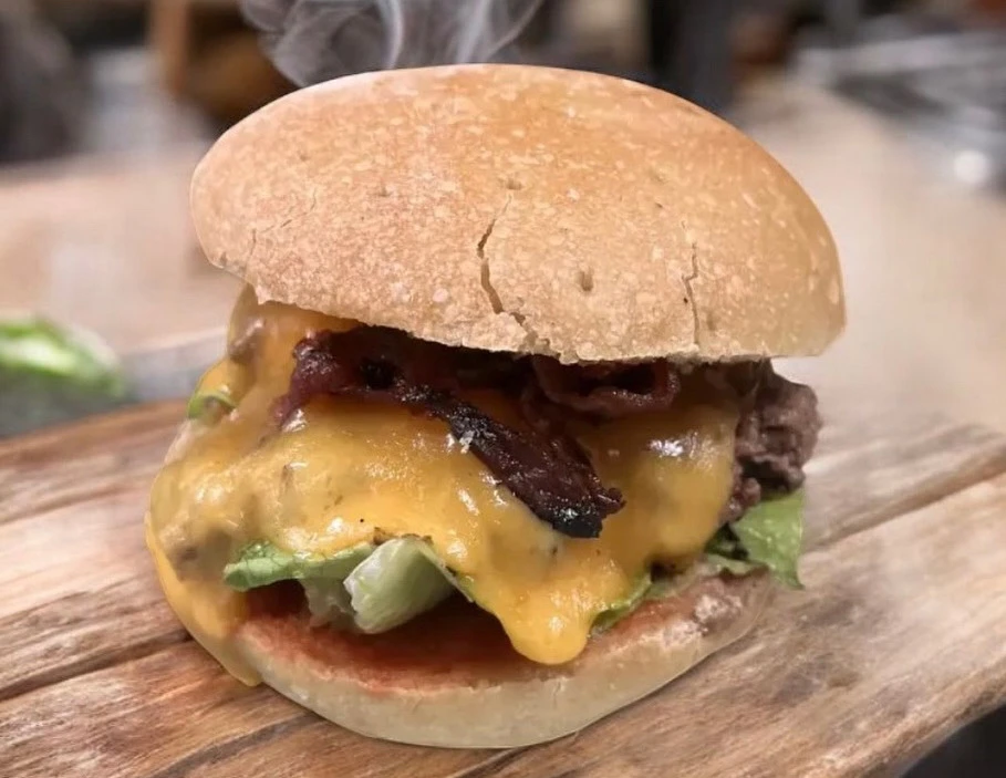 Creamy bacon Burger